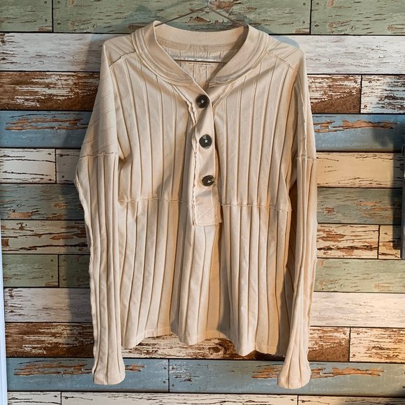 Free People Tops - FREE PEOPLE Chunky Rib Knit Button-Up Size Small